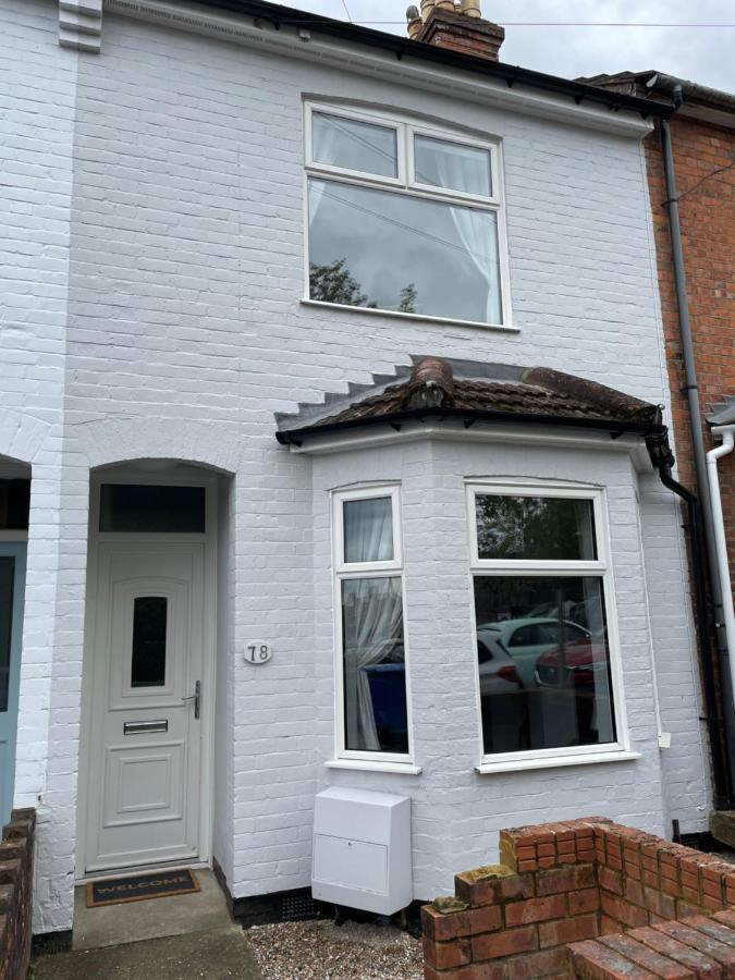 Comfy Home For Contractors And Families With Free Parking - Sage View Aldershot Exterior photo