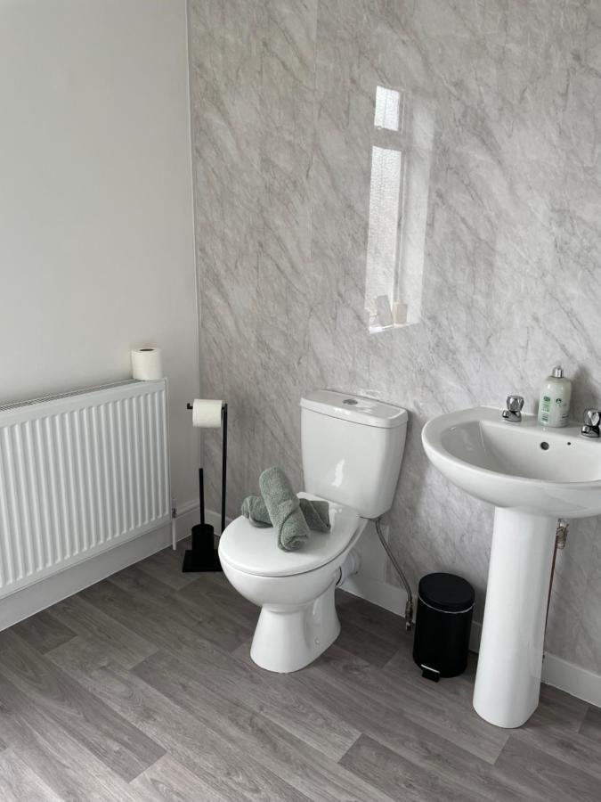 Comfy Home For Contractors And Families With Free Parking - Sage View Aldershot Exterior photo